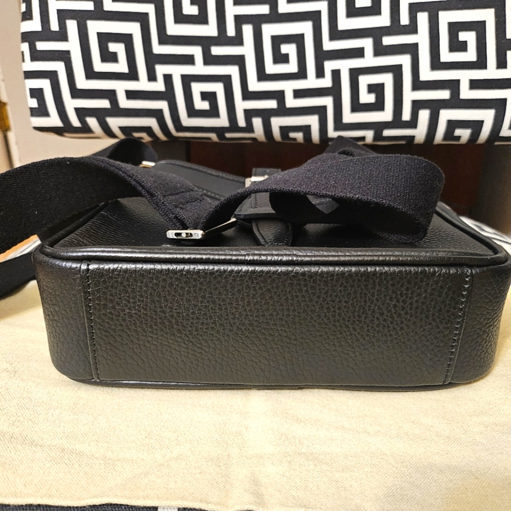 (Sold)Authentic Burberry crossbody bag UNISEX - Picture 3 of 13